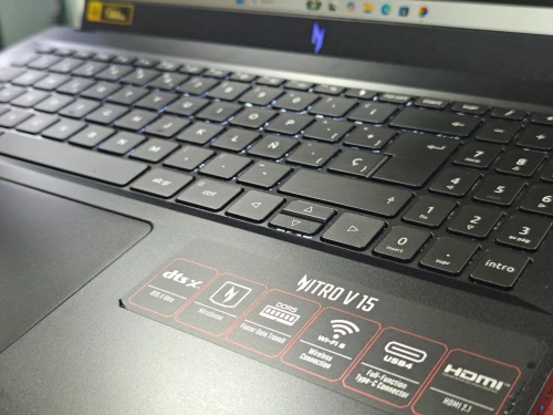 ACER NITRO V15 RYZEN 7 7735HS 32GB 1TB SSD RTX 4060 8GB 15,6 FULLHD 144Hz