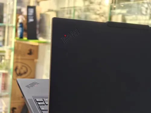 LENOVO THINKPAD P14s GEN 5 RYZEN 7 PRO 8865HS 32GB 1TB AMD RADEON 780M 4GB NEUF 