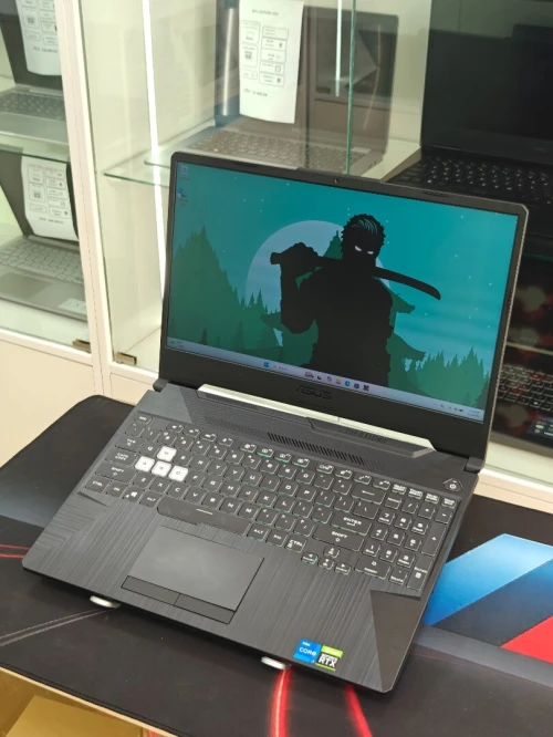 ASUS TUF F15 INTEL CORE I7 11800H 16GB 512GB SSD NVME 15,6 FULLHD IPS 144hz NVIDIA RTX 3060 6GB