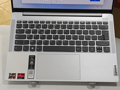 LENOVO IDEAPAD SLIM 5 14ABR8 OLED RYZEN 7 7730U 16GB 1TB SSD NEUF SOUS EMBALLAGE JAMAIS UTILISÉ 