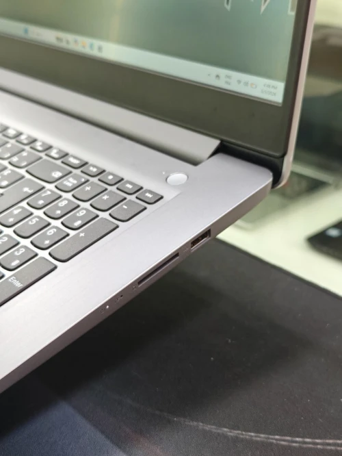 LENOVO IDEAPAD 3 17 INTEL CORE I5 1235U 16GB 512GB SSD NVME 17,3 FULLHD