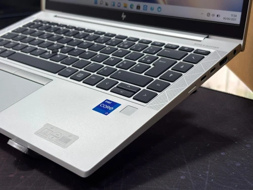HP ELITEBOOK 840 G8 I75 1165G7 16GB 256GB SSD 14,1 FULLHD TACTILE NEUF SOUS EMBALLAGE 