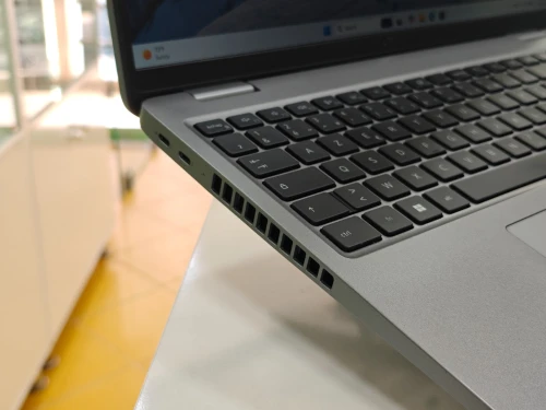 DELL LATITUDE 5550 INTEL CORE ULTRA 5 125U 16GB 512GB SSD NVME 15,6 FULLHD IPS