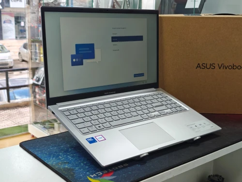 ASUS VIVOBOOK X1504V INTEL CORE 5 120U 16GB 512GB SSD NVME 15,6 FULLHD IPS NEUF JAMAIS UTILISÉ