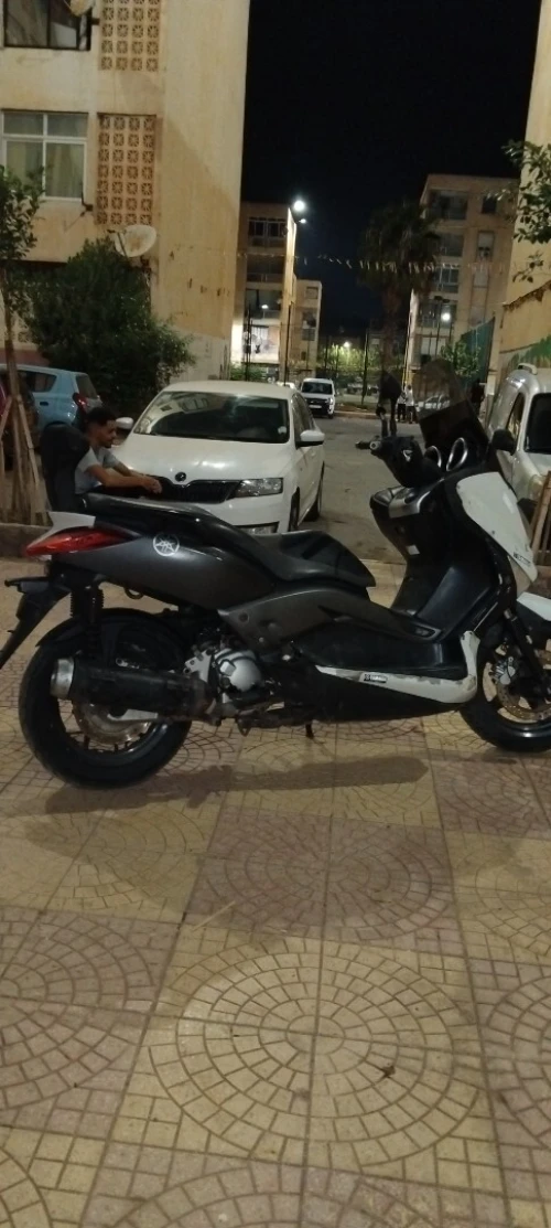 Hh Xmax 2012