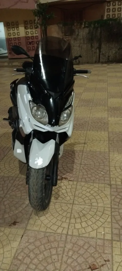 Hh Xmax 2012
