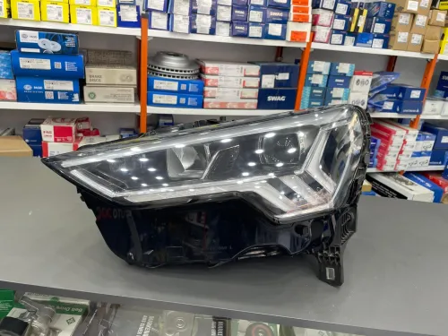 Phare audi Q3 