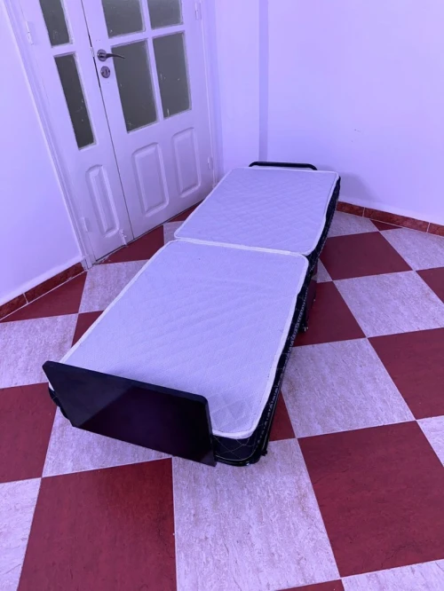 Lit pliant سرير قابل للطي
