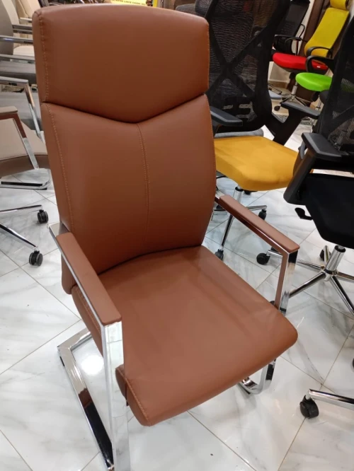 CHAISE AVEC REPOSE TETE ERGONOMIQUE