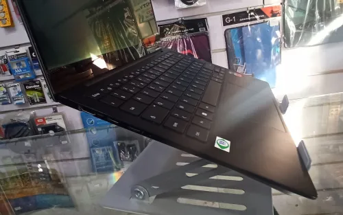 Samsung Galaxy Book2 Pro i5 1240P 8G 256 SSD 13.3" Full HD