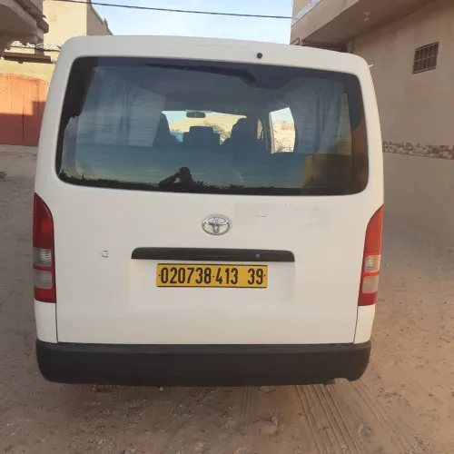 TOYOTA HICE للكراء HIACE للكراء 2013