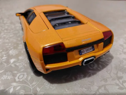 LAMBORGHINI MURCIELAGO 2 EME GENERATION (1:24) VOITURE MINIATURE DE COLLECTION