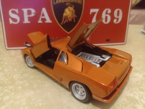 LAMBORGHINI DIABLO (1/24) + CADEAU