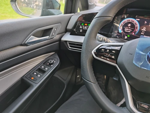 VW Golf 8 2025 R-line