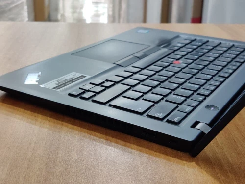 LENOVO THINKPAD T490S ULTRA SLIM I5 8EME / 8G / 256 SSD /14 FHD +CARTABLE