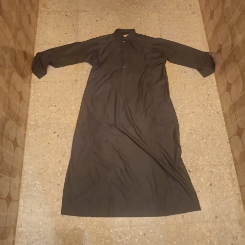 أقمصة (قميص) شبه جديدة