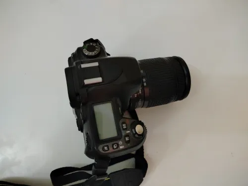 Nikon D80 avec lens 80mm