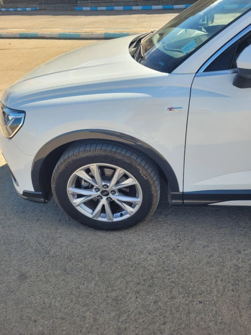 Audi Q3 2023 S.line sport back