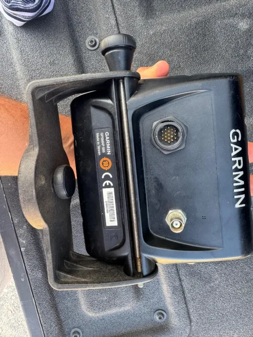 Sondeur Garmin GPSmap 585.  5 pouces 