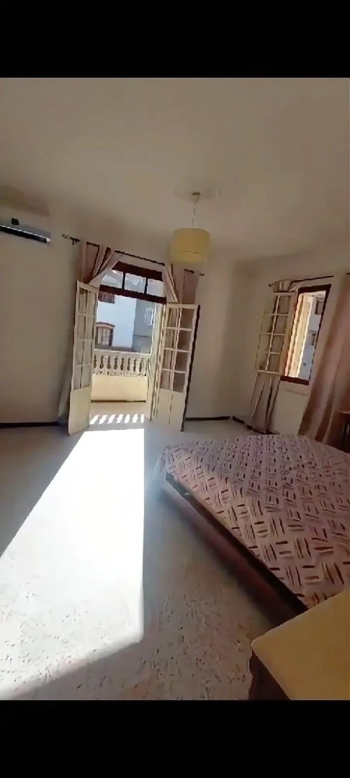 Location Appartement Niveau de villa F3 Alger Hydra