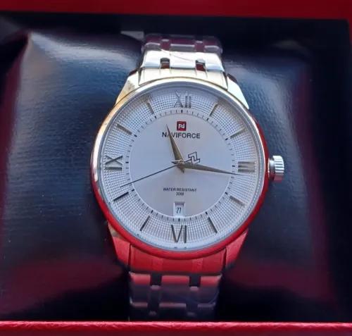 Montre homme originale Naviforce