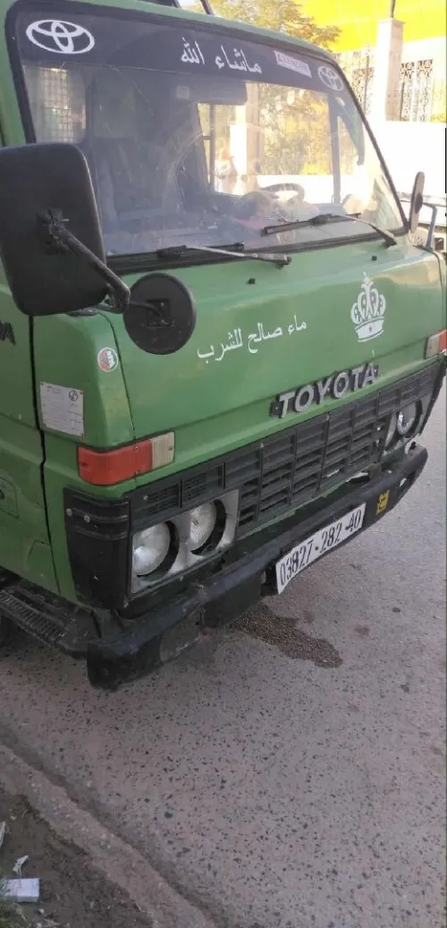 Toyota b30 B30 1982