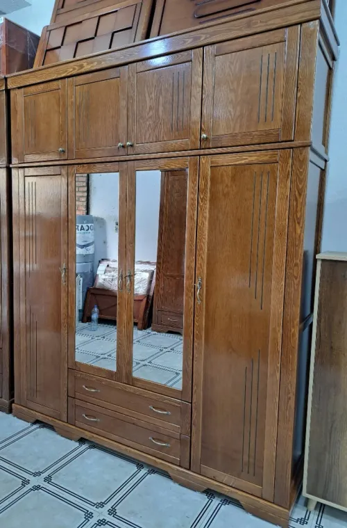 Armoire 4 + 4 en bois rouge 
