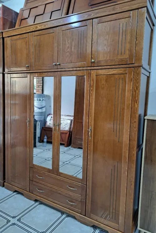 Armoire 4 + 4 en bois rouge 