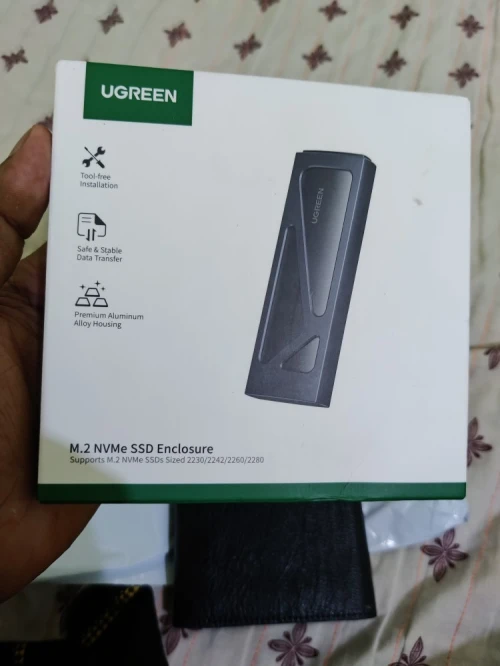 UGREEN Lecteur de boîtier SSD NVMe M.2 Enclosure, 10 Gbit/s USB C 3.2 Gen2, compatible Thunderbolt 3