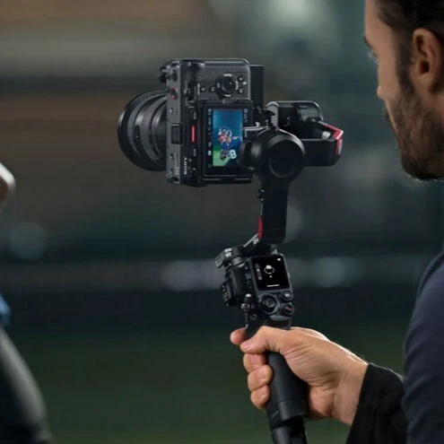 DJI RS4 COMBO STABILISATEUR APPAREIL PHOTO - FOCUS PRO - BLUETOOTH - TACTILE OLED -3KG MAX-TRÉPIED 