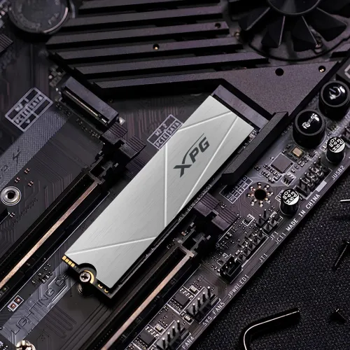ADATA XPG GAMMIX S60 BLADE - 512GB - NVMe M.2 2280 - PCIe 4.0 x4 - 3D NAND - DRAM-less - HEATSINK