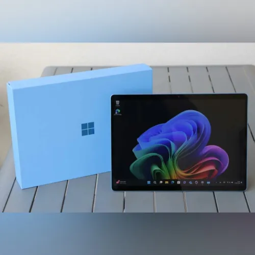 MICROSOFT SURFACE PRO 11 - SNAPDRAGON X ELITE - 16GO - 512GO SSD - ÉCRAN 13" tactile - WIN 11 PRO - SKY BLEU