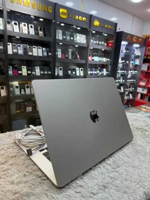 MacBook Air M4 2025 15" 24/512 100% Cycles:42