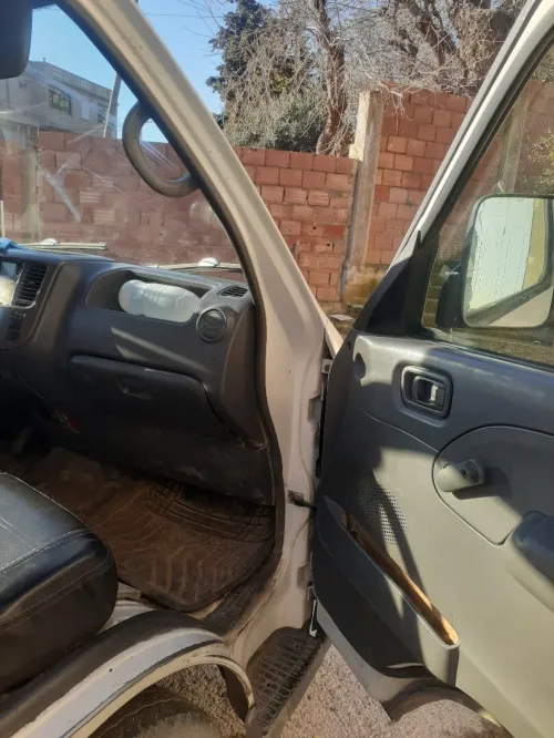 Nissan Urvan 2005