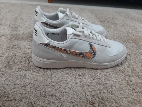 Nike Field General