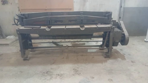 Cisaille guillotine à tôles fer et métaux