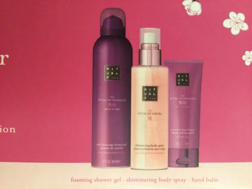 Coffret Rituals taille M Ayurveda , Sakura ,Yozakura et aussi homme collection (Bain & Corps)