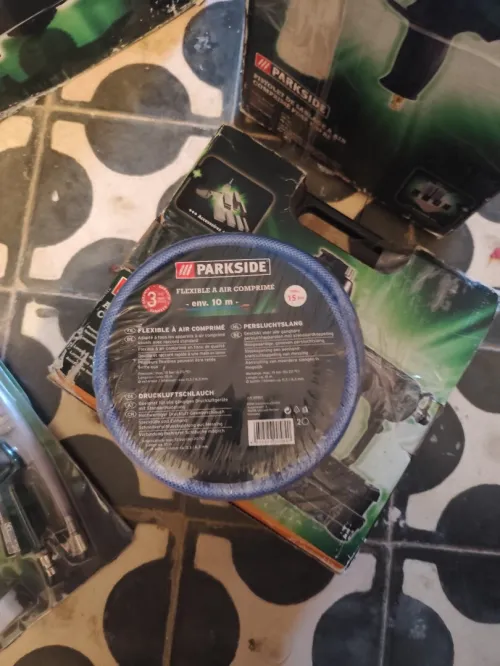 Compresseur Parkside neuf avec beaucoup d'accessoires 