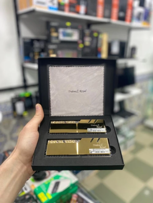 RAM G SKILL TRIDENT Z ROYALE GOLD 32GO (2*16go)