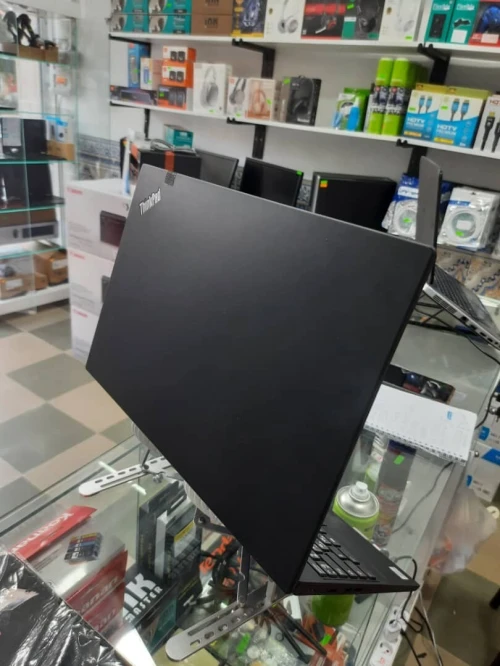 LENOVO THINKPAD P15s AVEC CARTE GRAPHIQUE NVIDIA P520 