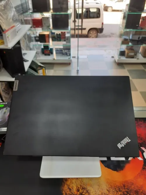 LENOVO E15 RYZEN 5 4500U 8GB RAM 256SSD NVME 15.6''