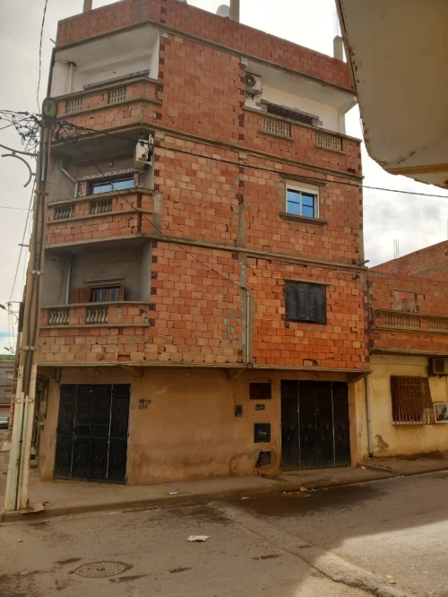 Vente Appartement Niveau de villa F9 Oran Es senia