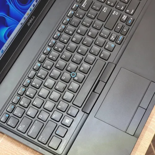 DELL PRECISION 3520 WORKSTATION (STATION DE TRAVAIL)