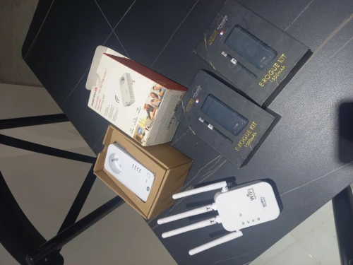 Repeteur wifi neuf 