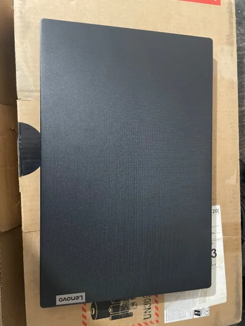 Laptop Lenovo V15 I7 13GEN 15.6 pouce 24gb RAM