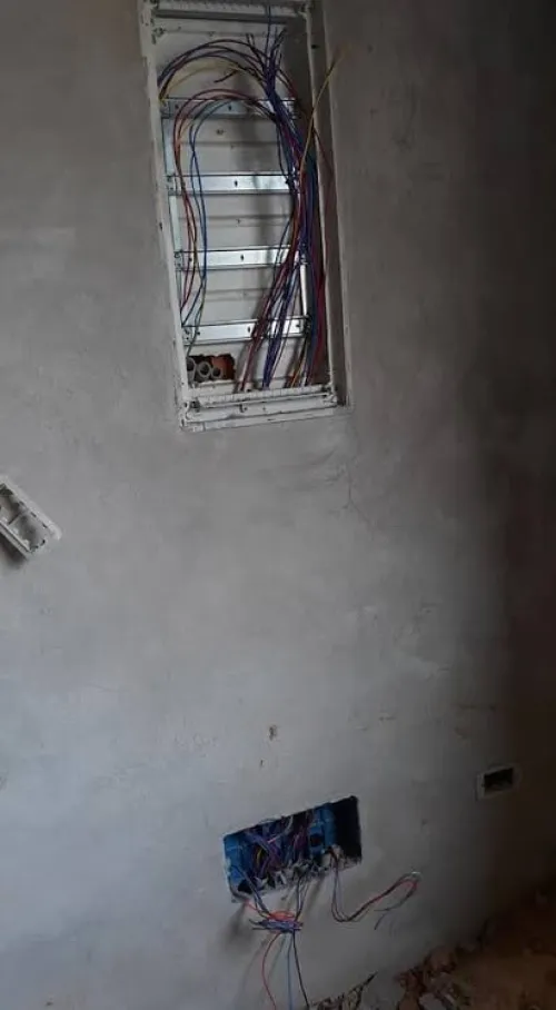 électricien bâtiment et les caméras de surveillance et les DG code