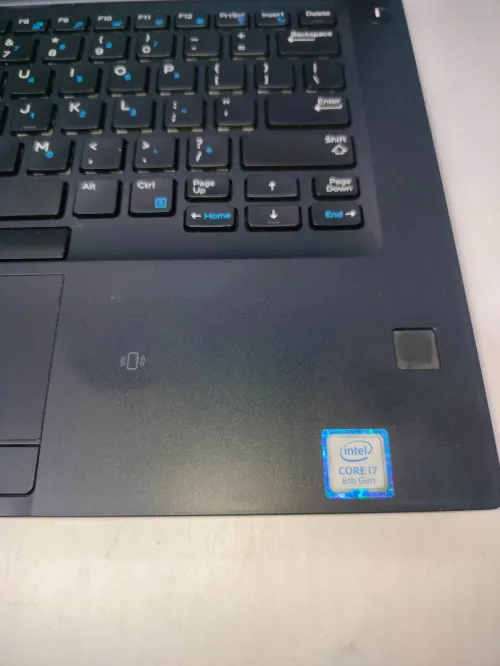 Laptop Dell Latitude 7490 14" Pouces / i7 8 ème/ RAM 16 Go DDR4 / Disque Dur SSD 256 Go / Full HD
