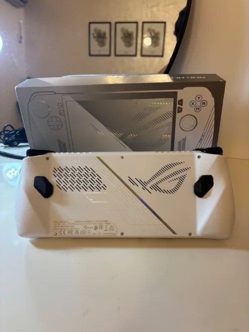 Rog ally z1 extreme (comme neuf)