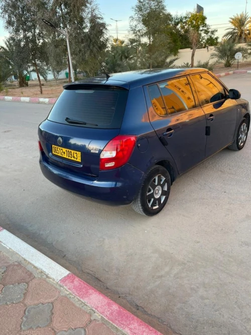Skoda Fabia 2009 لاتوت