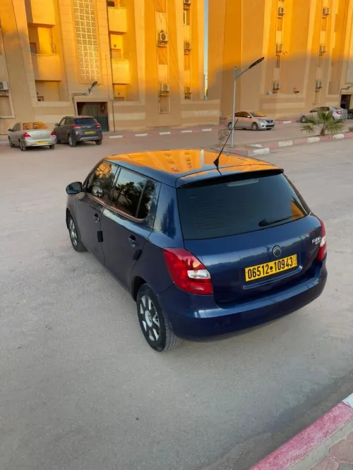 Skoda Fabia 2009 لاتوت